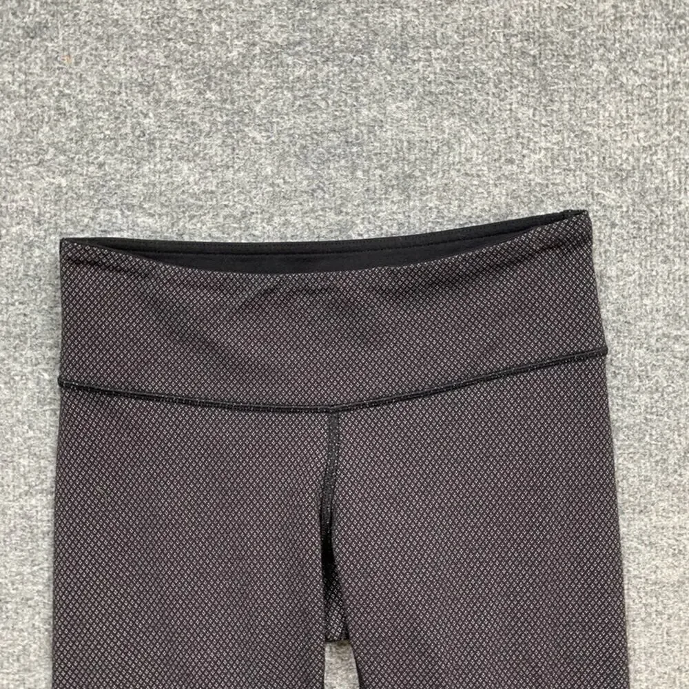 Lululemon Leggings Womens 4 Black White Wunder Under Printed Crop Workout Yoga